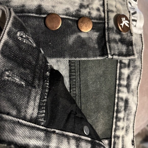 One Teaspoon Jean Shorts Bandits size 30 button fly low rise relaxed fit - Picture 9 of 12